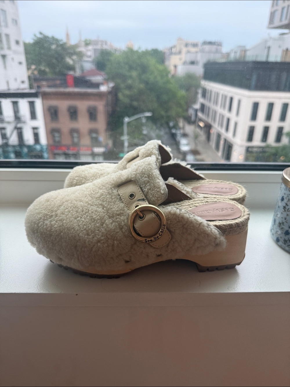 See By Chloe Kids Cream Faux-Shearling Slip-On Clogs with Gold Ring - Picture 2 of 9